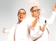 Henrik Milling og Nicolai Molbech i hvidt jakkesæt.